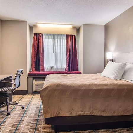 Quality Inn & Suites Grove City-Outlet Mall Exteriör bild