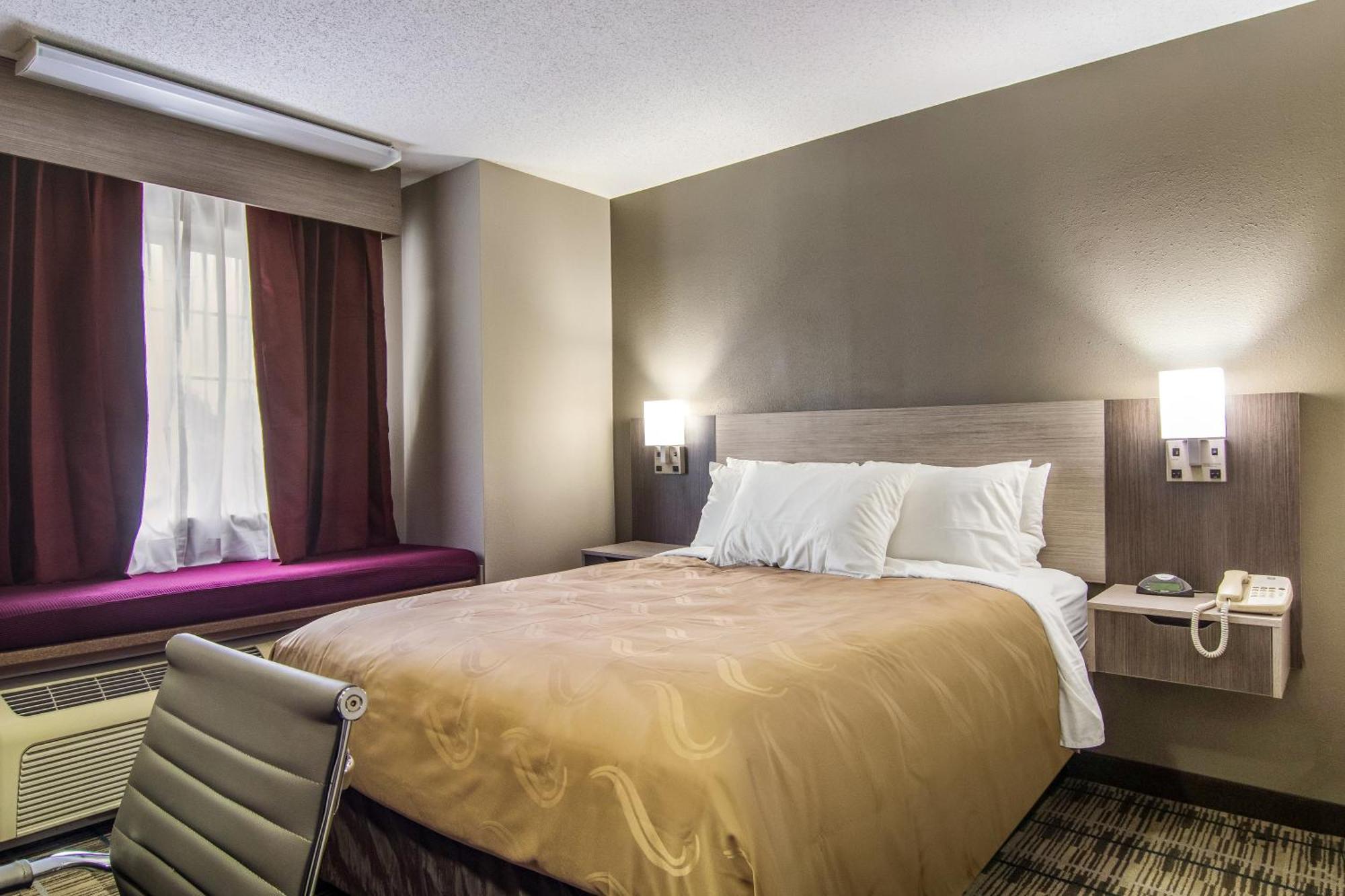Quality Inn & Suites Grove City-Outlet Mall Exteriör bild