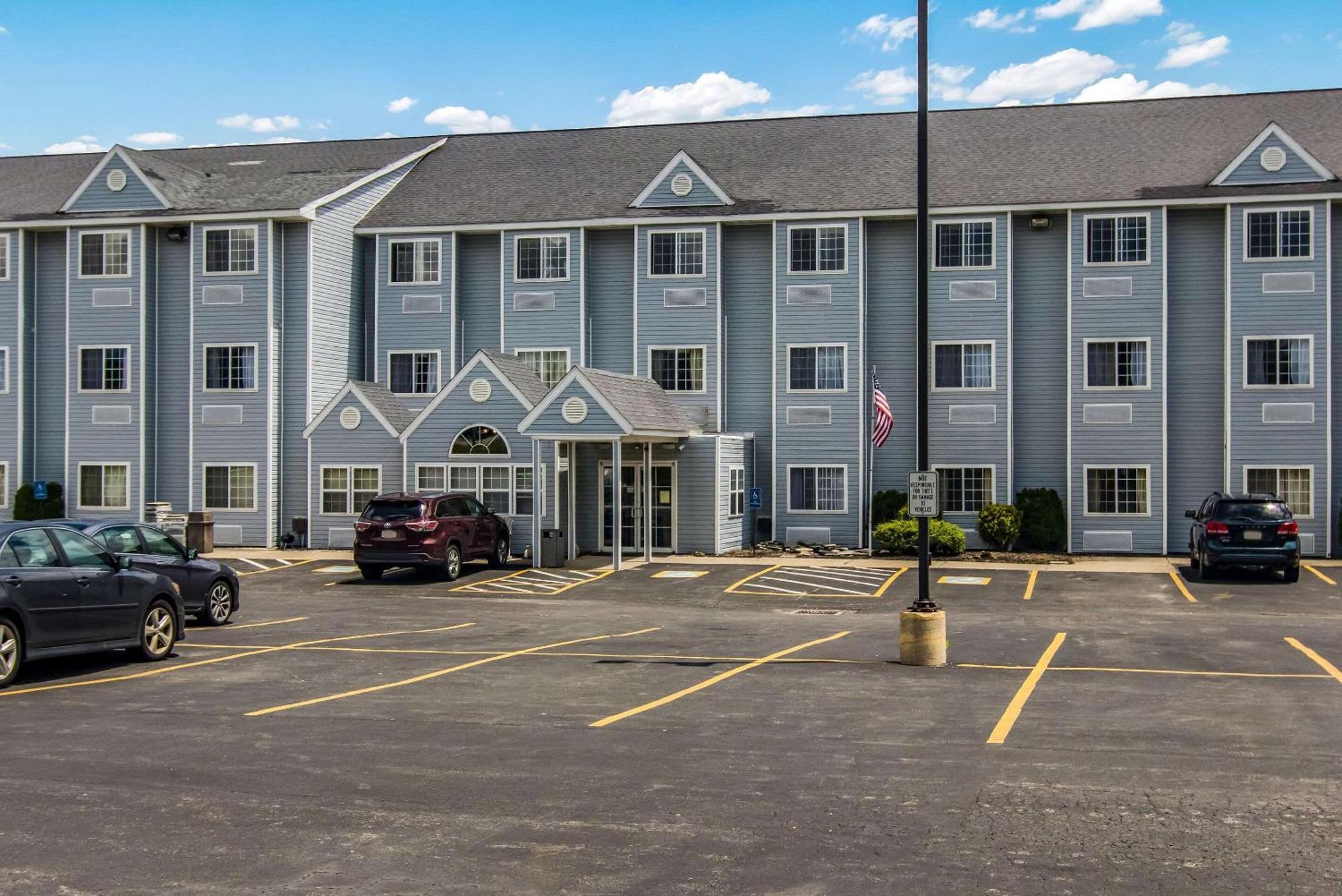 Quality Inn & Suites Grove City-Outlet Mall Exteriör bild