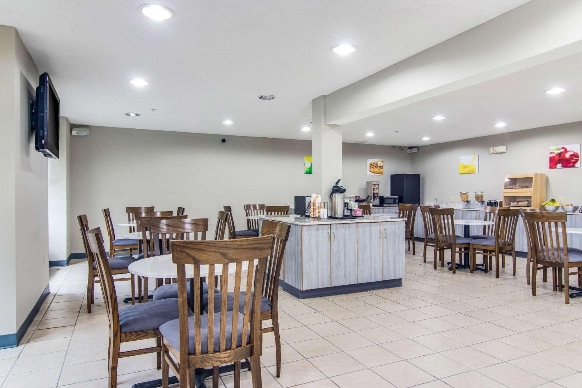 Quality Inn & Suites Grove City-Outlet Mall Exteriör bild