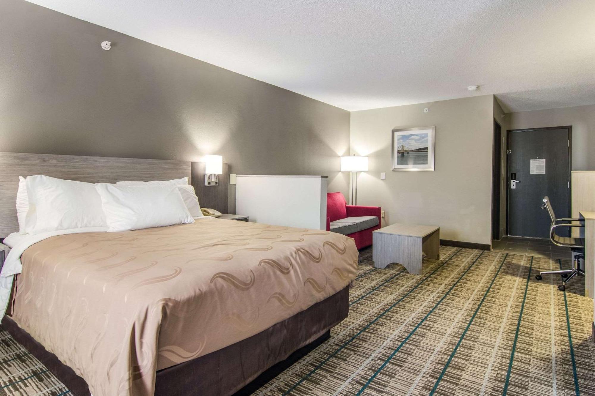Quality Inn & Suites Grove City-Outlet Mall Exteriör bild