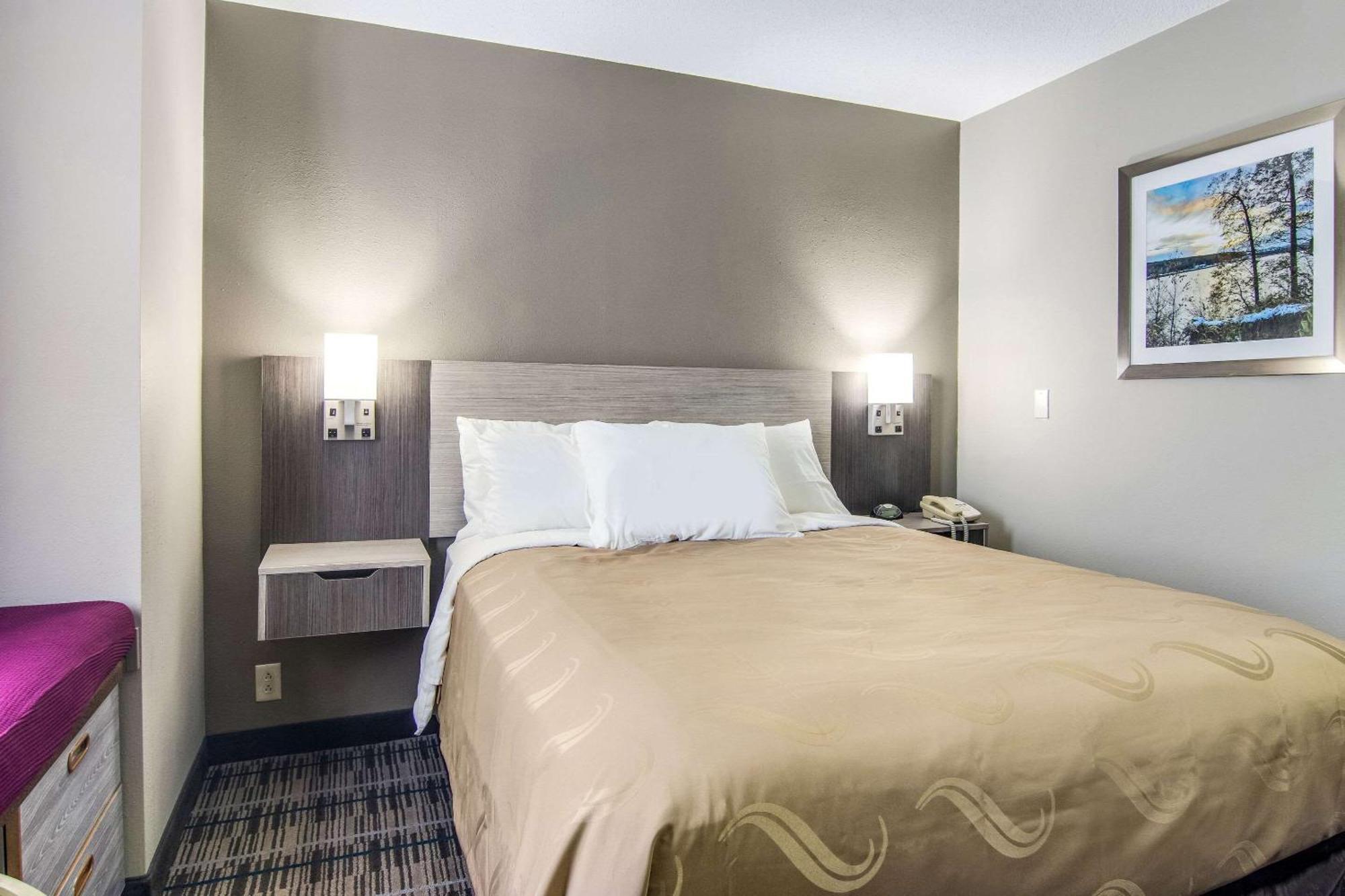 Quality Inn & Suites Grove City-Outlet Mall Exteriör bild
