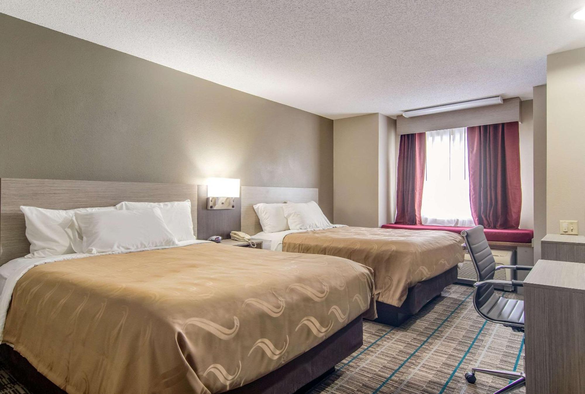 Quality Inn & Suites Grove City-Outlet Mall Exteriör bild