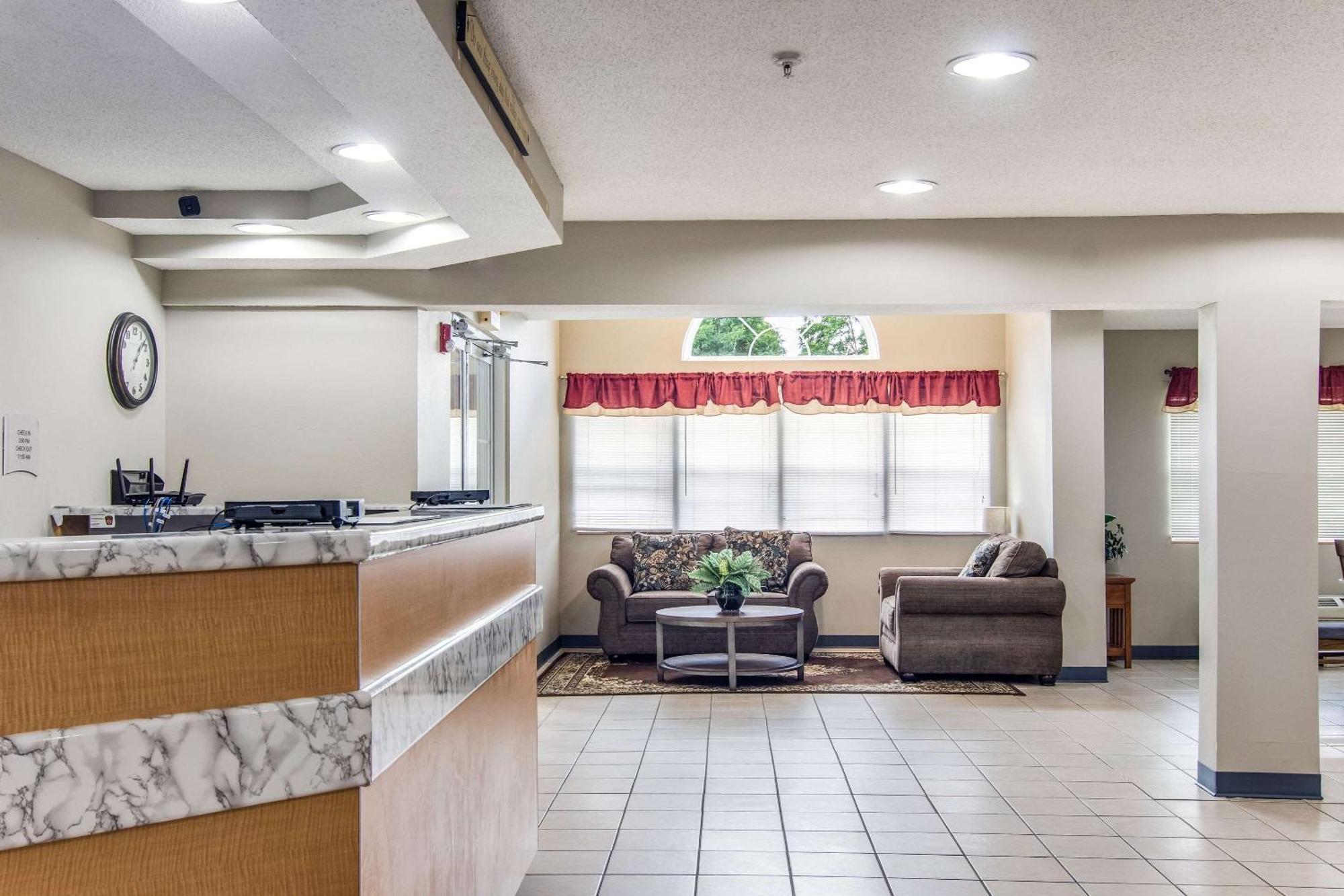 Quality Inn & Suites Grove City-Outlet Mall Exteriör bild