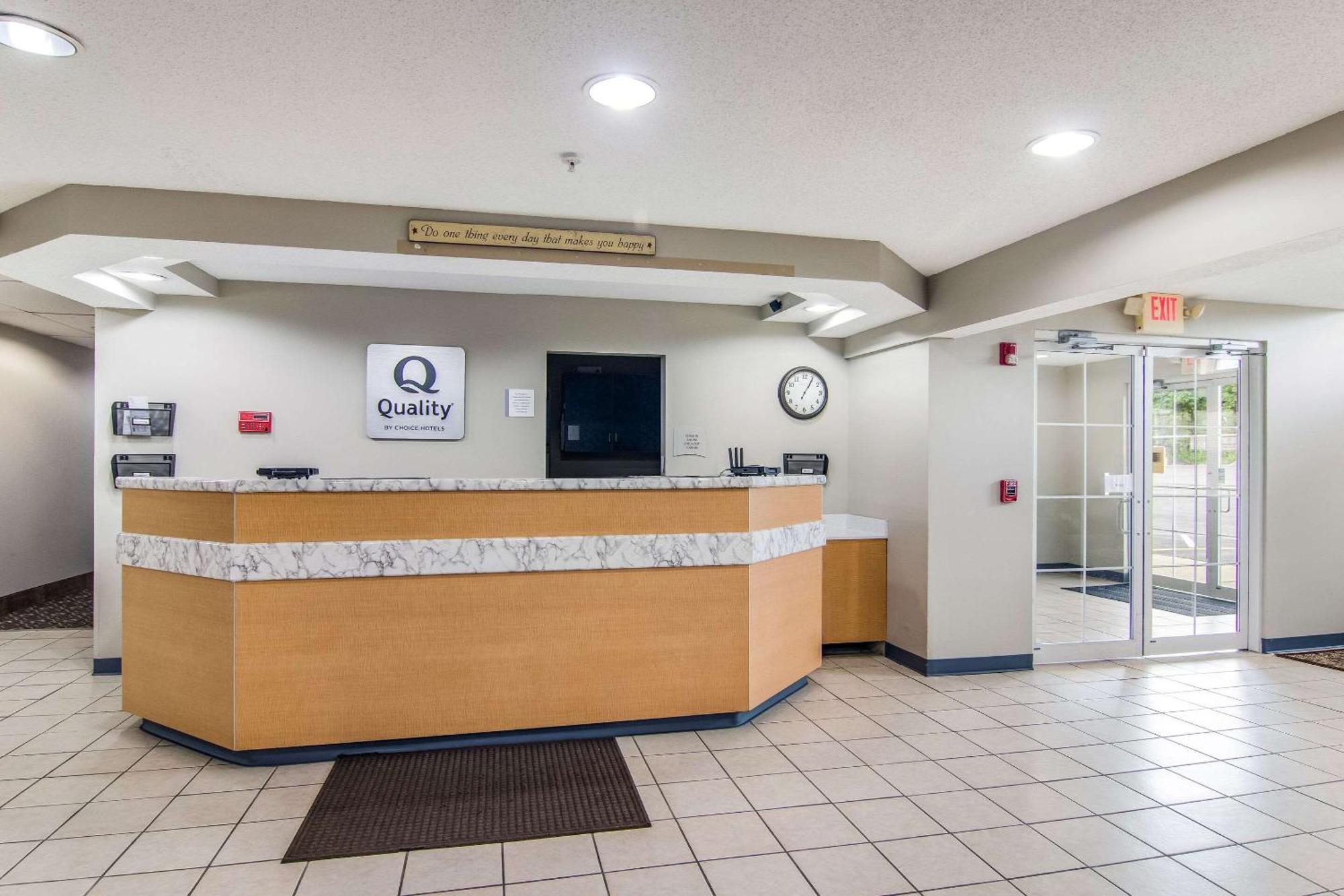 Quality Inn & Suites Grove City-Outlet Mall Exteriör bild